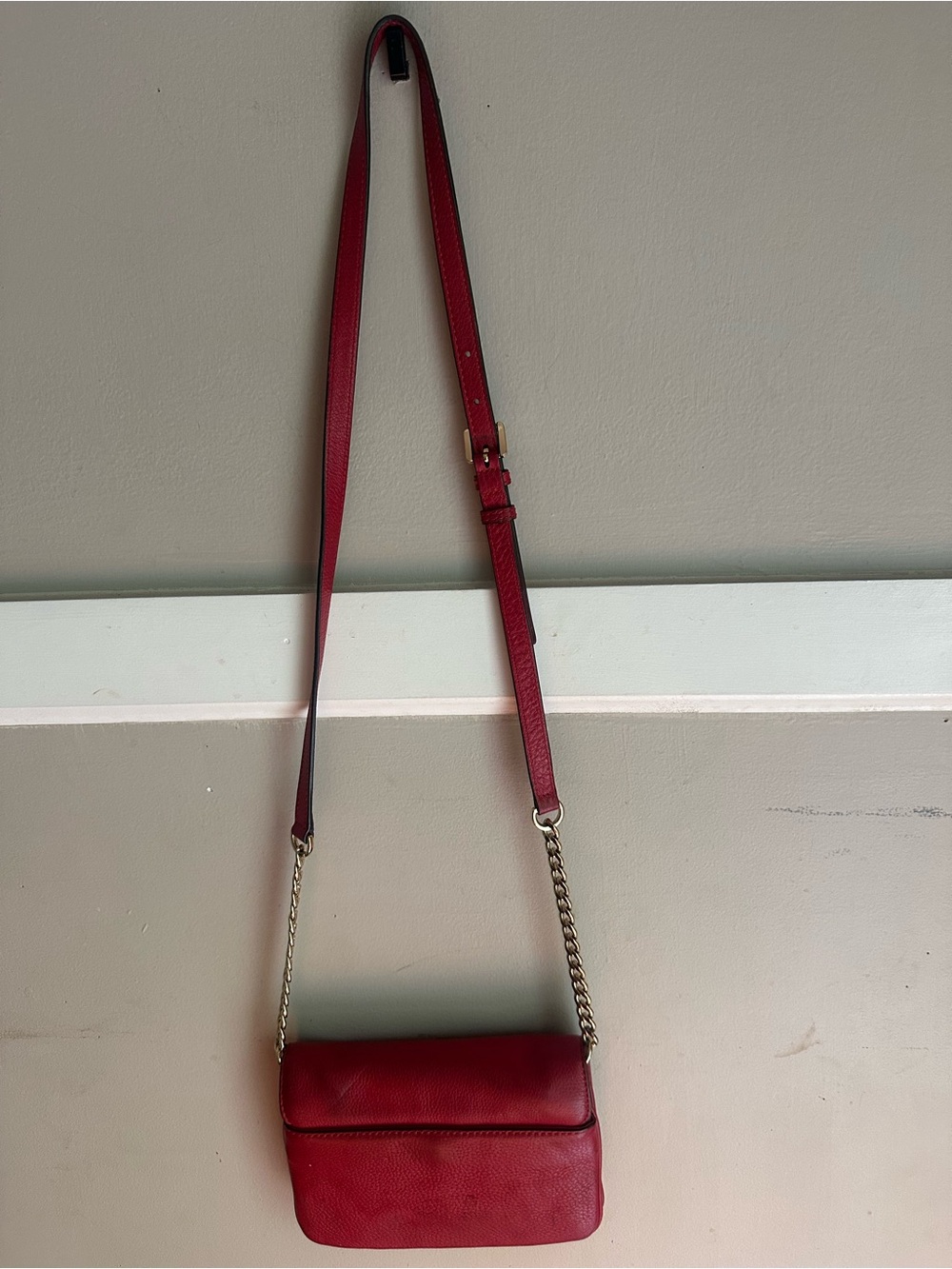 Michael Kors Red Pebbled Leather Crossbody with Gold Chain - Picture 9 of 12